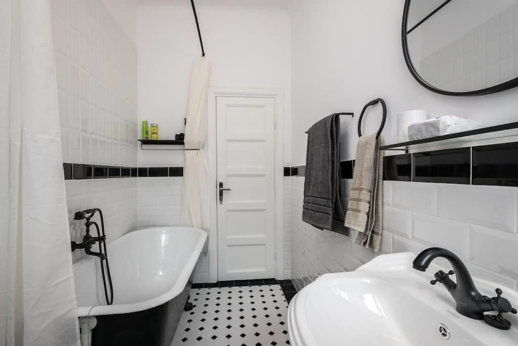 Exquisite Art Deco 2Br Apartment Prime Location Βουκουρέστι Εξωτερικό φωτογραφία