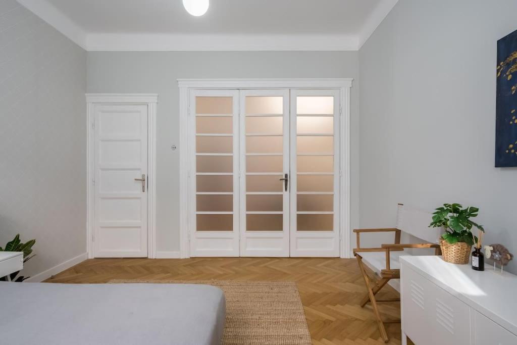 Exquisite Art Deco 2Br Apartment Prime Location Βουκουρέστι Εξωτερικό φωτογραφία